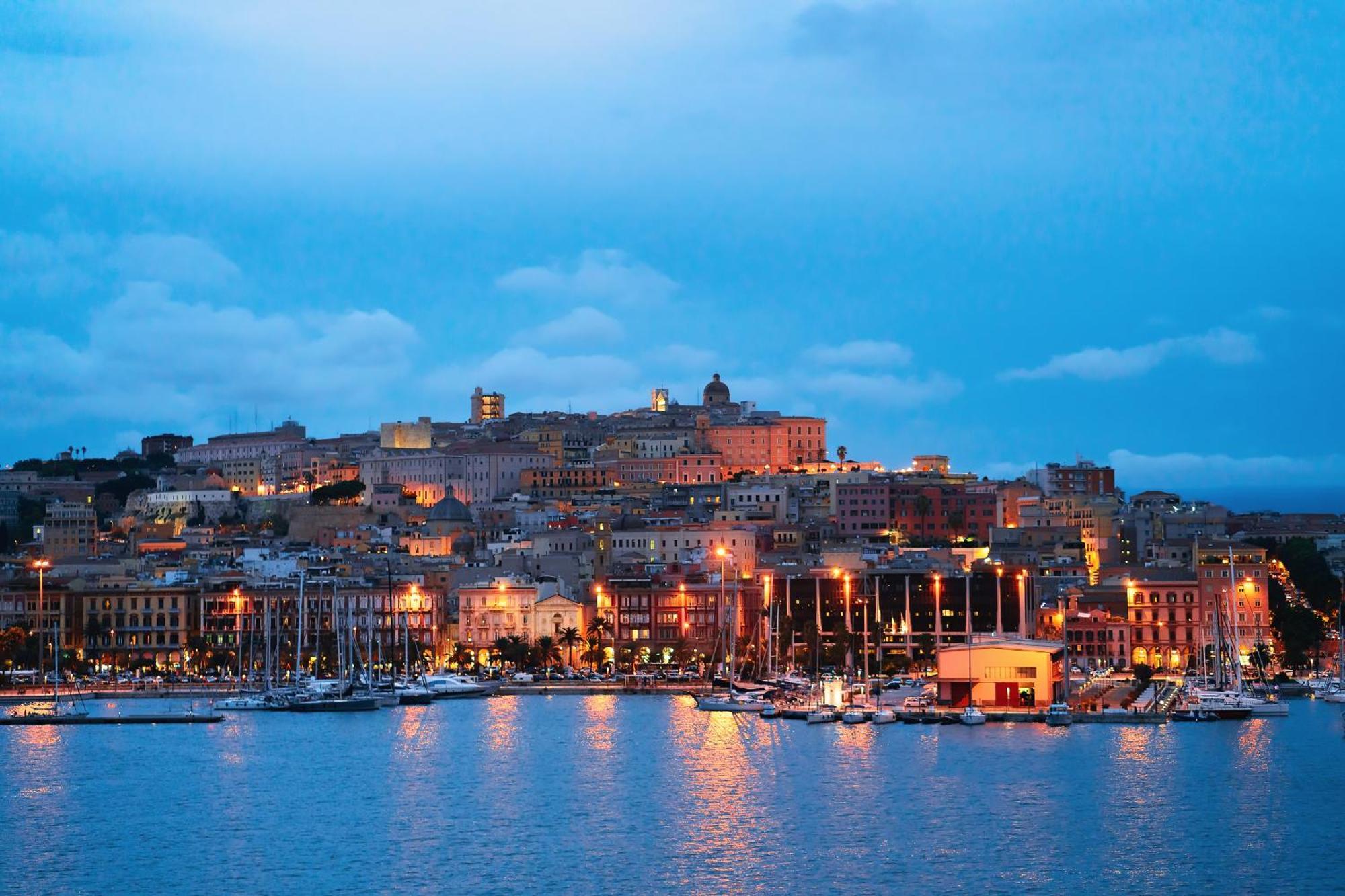 Casa Storica Di Charme Con Vista Mare Nel Cuore Di Cagliari Esterno foto