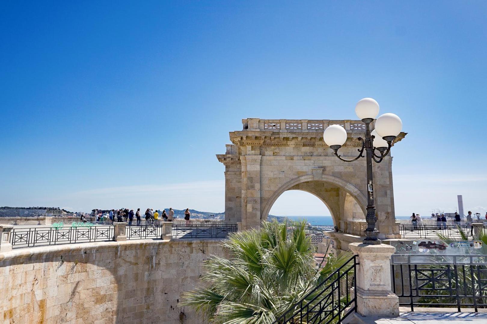 Casa Storica Di Charme Con Vista Mare Nel Cuore Di Cagliari Esterno foto