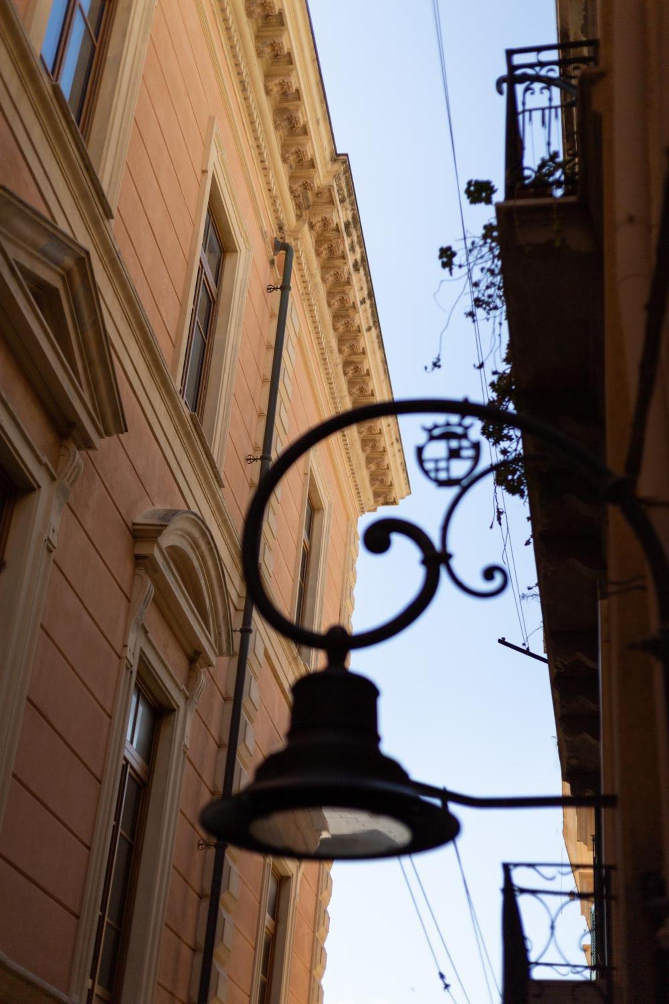 Casa Storica Di Charme Con Vista Mare Nel Cuore Di Cagliari Esterno foto